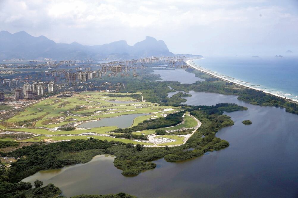 En Barra da Tijuca está listo el green para la cita olímpica (MARCELO SAYÃO. EFE)