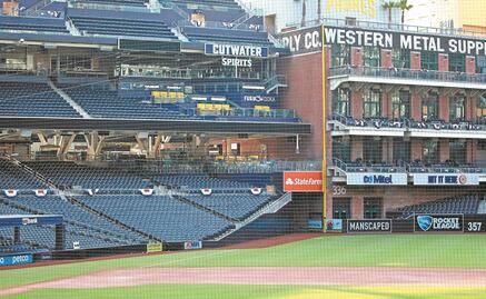 Policía de San Diego investiga la misteriosa muerte de una mujer y su hijo en Petco Park, casa de los Padres