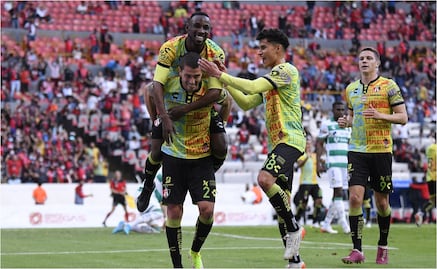 Atlas derrota a su "hermano" Santos y se mantiene invicto en el torneo