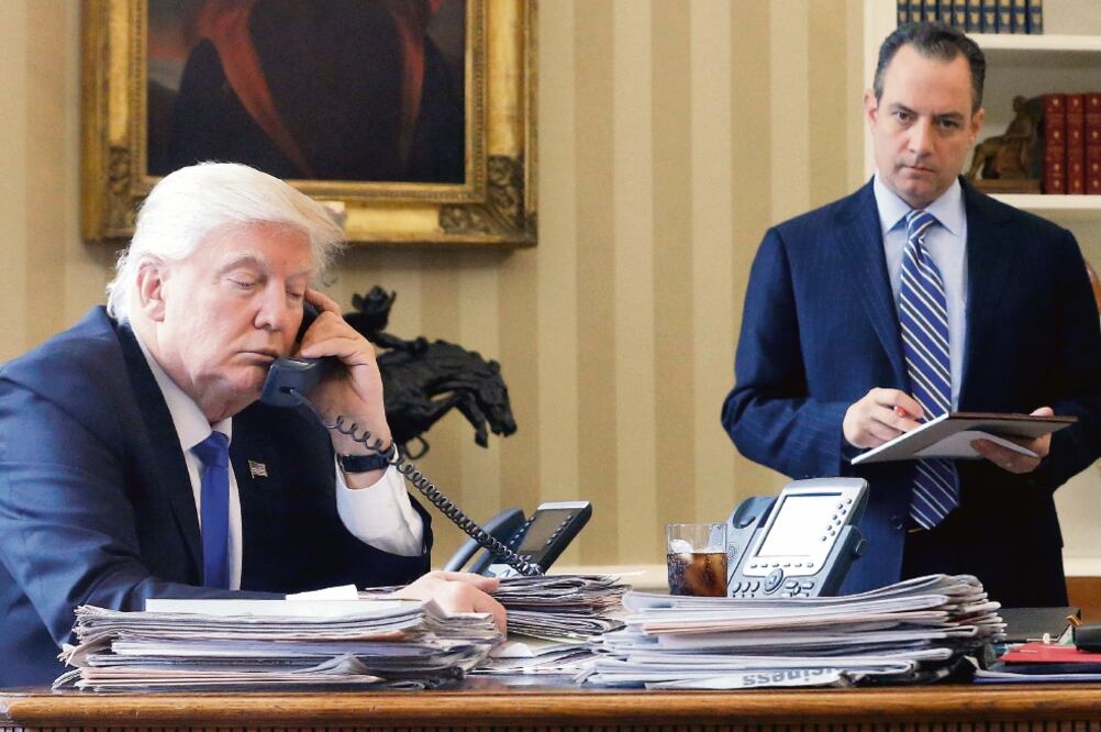 El presidente estadounidense Donald Trump firmó ayer una orden ejecutiva instruyendo al Pentágono para que en 30 días presente una estrategia para derrotar al EI (JONATHAN ERNST. REUTERS)