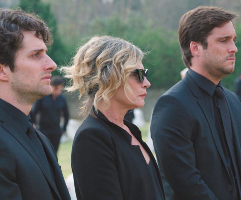 En Nuevo orden se ve a la clase alta abusando de la oprimida, ésta en levantamiento contra la primera y la llegada de los militares para presuntamente acabar con el problema. CORTESÍA