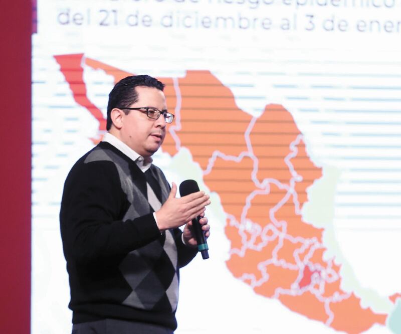 José Luis Alomía presentó el informe sobre la pandemia. Foto: VALENTE ROSAS. EL UNIVERSAL