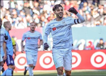 Carlos Vela hace doblete frente al New York City