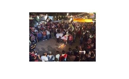 Rinde Sección 22 homenaje a maestro asesinado en Ocotlán