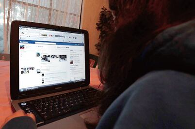 Buscan proteger a menores de riesgos en redes sociales