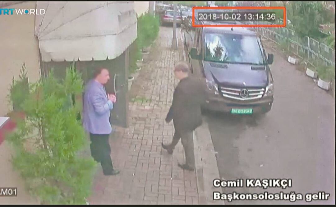 El periodista Jamal Khashoggi en el consulado saudita en Estambul, en 2018; de ahí no salió con vida. Foto: EFE