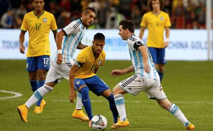 Neymar se 'achica' ante la argentina de Messi