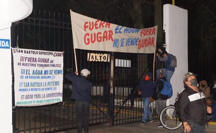 Pobladores de Coyotepec toman instalaciones de refresquera en Oaxaca: exigen termine saqueo de agua 