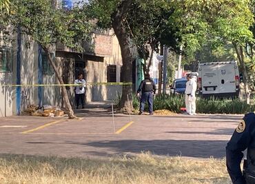 Hallan cuerpo de una mujer embolsado en calles de la Venustiano Carranza