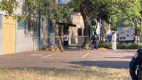 Hallan cuerpo de una mujer embolsado en calles de la Venustiano Carranza