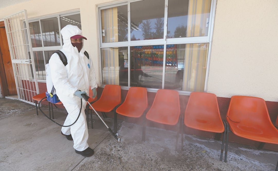 En Gustavo A. Madero se realizó limpieza en 403 escuelas para evitar contagios de Covid-19 entre la comunidad. Foto: Berenice Fregoso/ EL UNIVERSAL.