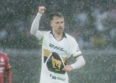 Pumas consigue una victoria in extremis ante Atlas; Aaron Ramsey se estrena como goleador