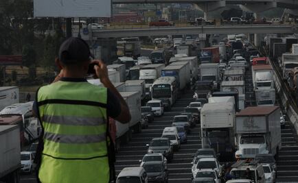 Van 12 horas de bloqueo en la México-Querétaro