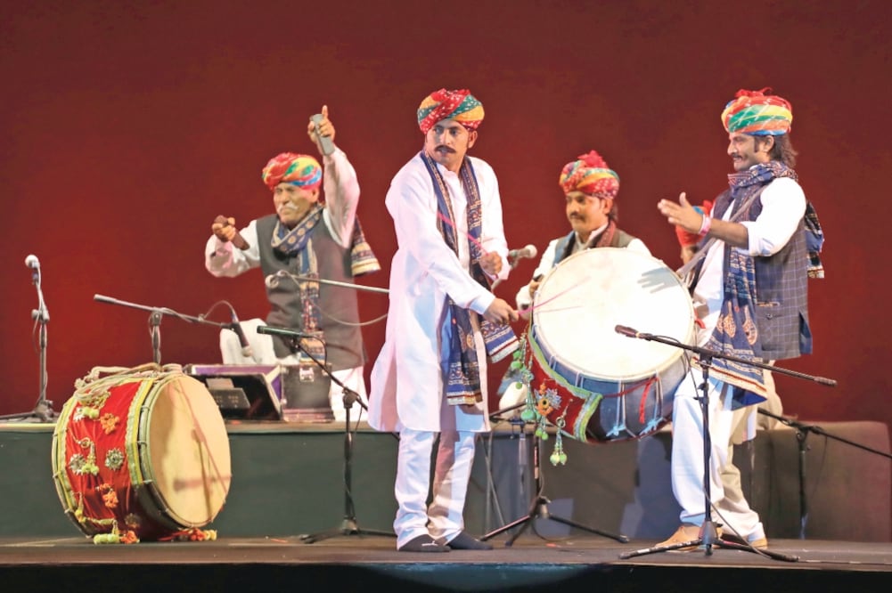 India se despidió del FIC con el recital The Dhol Drummers of Rajasthan (BERENICE FREGOSO EL UNIVERSAL)