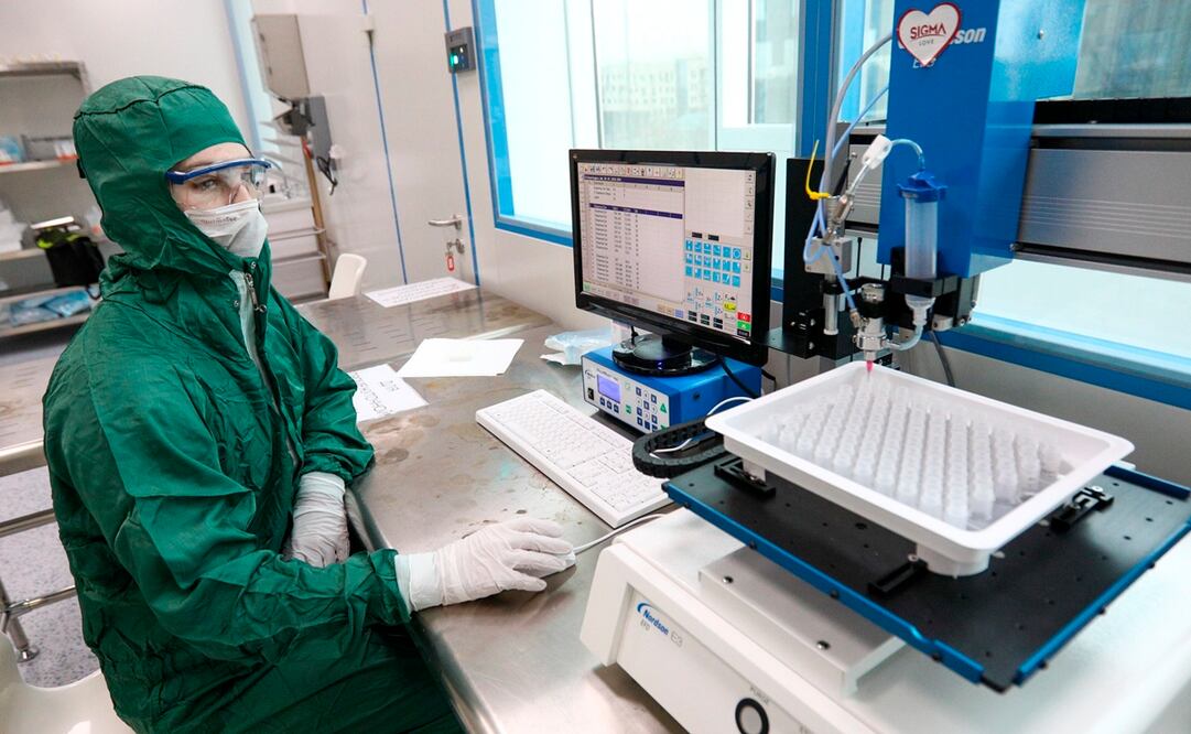 Imagen de un laboratorio en Moscú donde se hacen exclusivamente pruebas en torno al coronavirus. Foto: Kirill Zykov, Moscow News Agency via AP