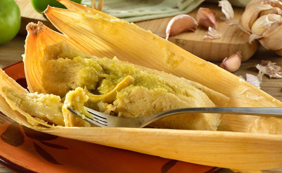 El puesto de la guajolota oficial de Coldplay se encontraba afuera del foro sol y podías degustar también café y atole. Foto: El Universal