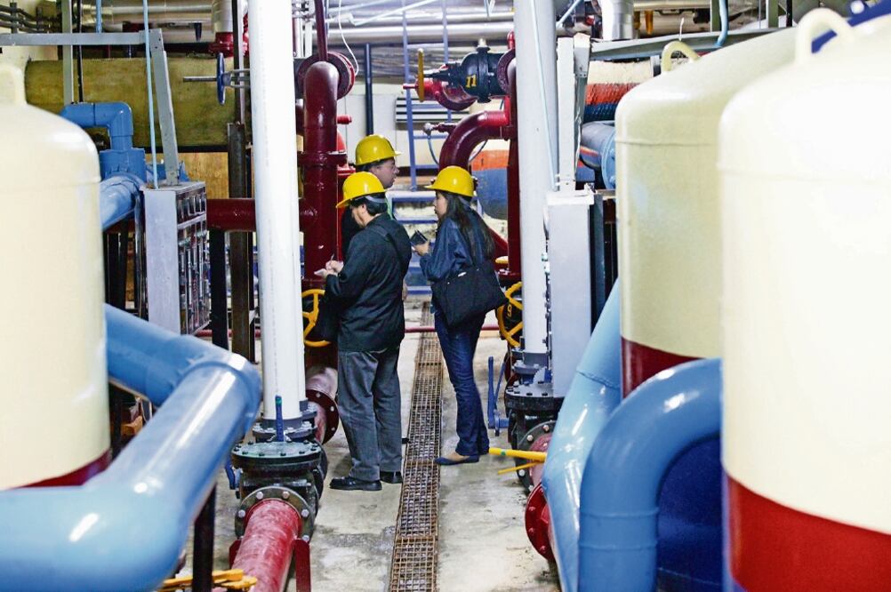 Deportivos, hospitales, centros de readaptación social, centros familiares y albercas utilizan calderas, generadores de vapor y otros equipos de consumo de combustible obsoletos (ARCHIVO EL UNIVERSAL)