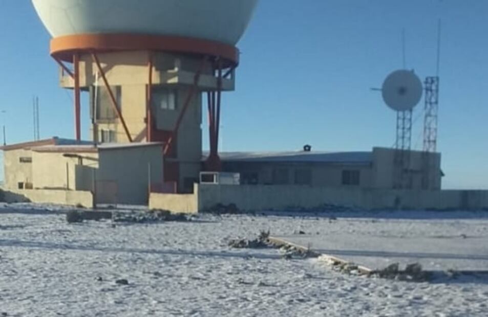 Primera nevada deja capa de 7 a 9 centímetros en Galeana, Nuevo León: FOTOS 