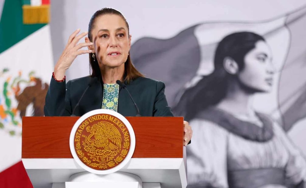 Al destacar la adquisición de la quinta adquisición de la aeronave EMBRAER E-195 para Mexicana de Aviación, Sheinbaum Pardo expresó que “es muy bonito” viajar en la aerolínea “del pueblo” que sale del Aeropuerto Internacional Felipe Ángeles (AIFA). Foto: Diego Simón / EL UNIVERSAL