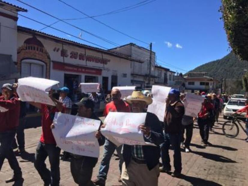 Exigen habitantes obras para el santuario de la Mariposa Monarca
