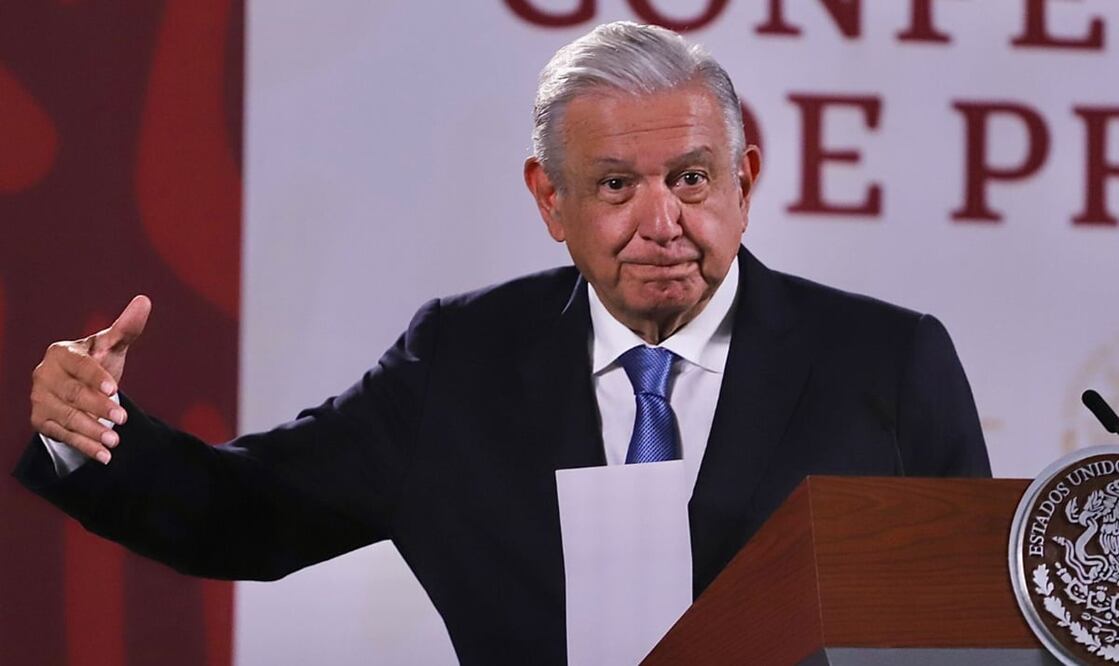 El presidente López Obrador afirmó que todos los trabajadores del gobierno federal tienen garantizados sus sueldos, aguinaldos y “no hay recortes”. Foto: Berenice Fregoso