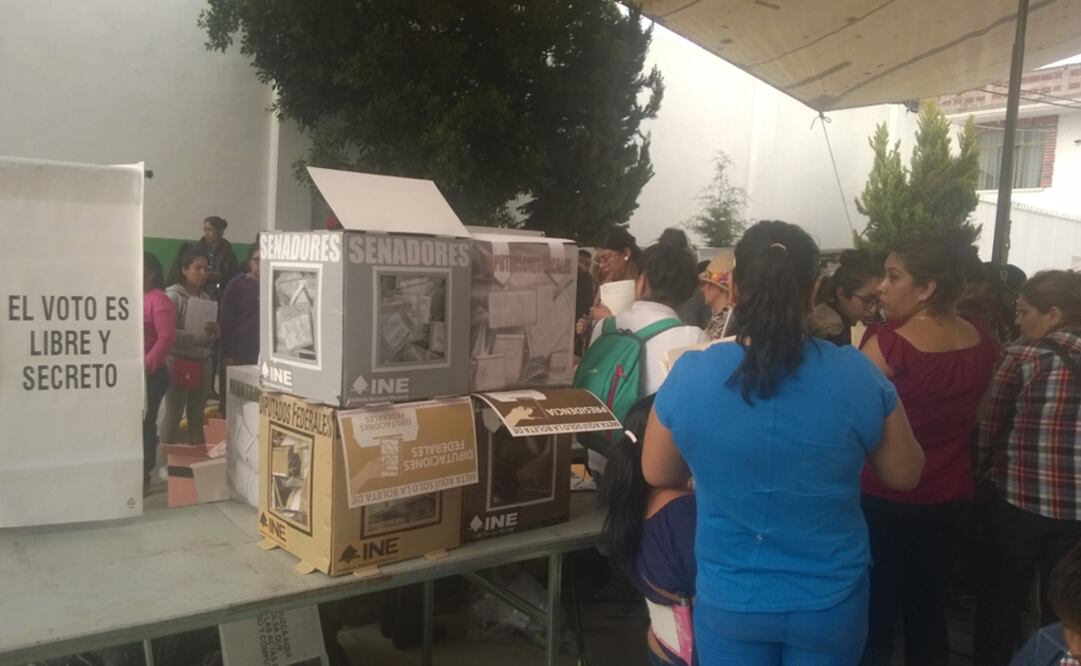 Inicia cierre de casillas y conteo de votos en el Valle de México. Foto Juan Manuel Barrera
