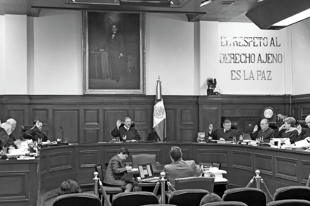 Por cuatro votos contra uno, la Primera Sala del máximo tribunal aceptó resolver los dos amparos que impugnan los Códigos Civiles de Puebla e Hidalgo (ARCHIVO EL UNIVERSAL)