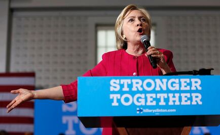 Hillary Clinton niega conflicto de interés en su fundación 