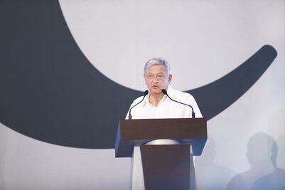 Presidenciables se miden ante los banqueros