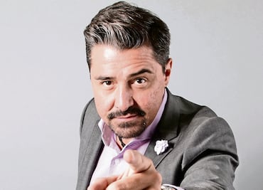 Gorka se pone en los zapatos de Juan Gabriel