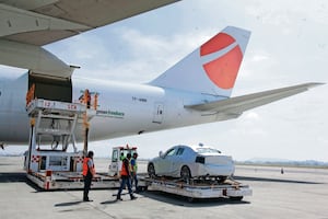 Cae carga aérea en 2025 por débil exportación