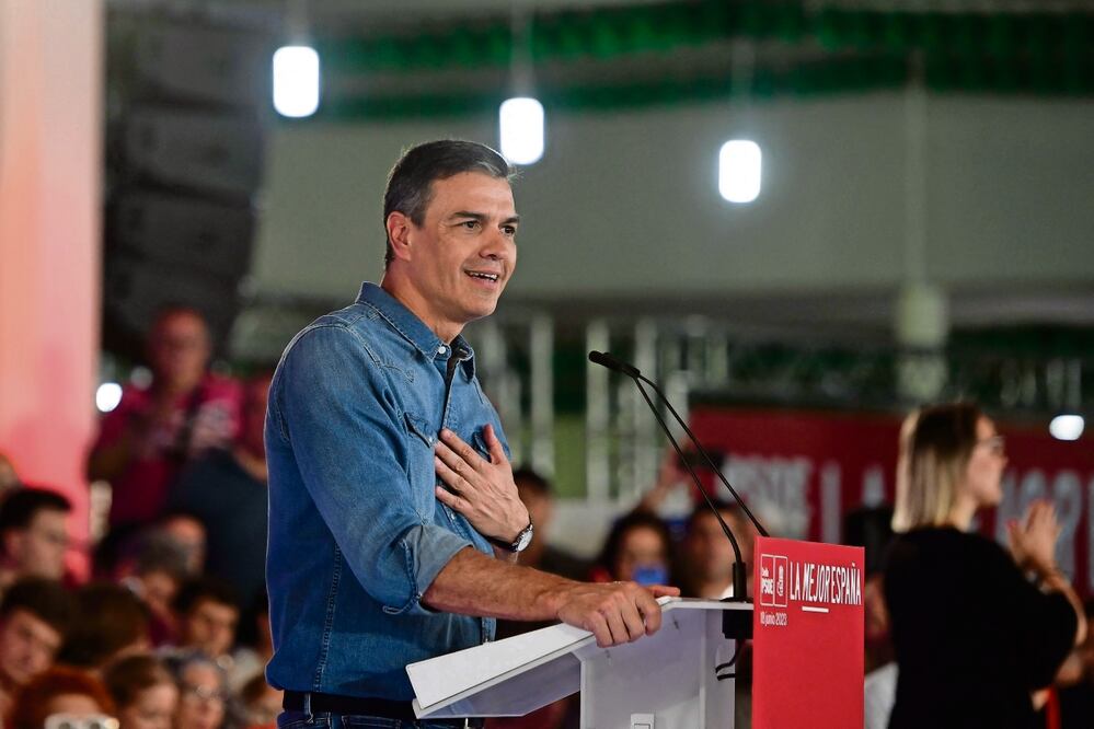 El presidente del gobierno de España, Pedro Sánchez, en Dos Hermanas, cerca de Sevilla. Foto: AFP
