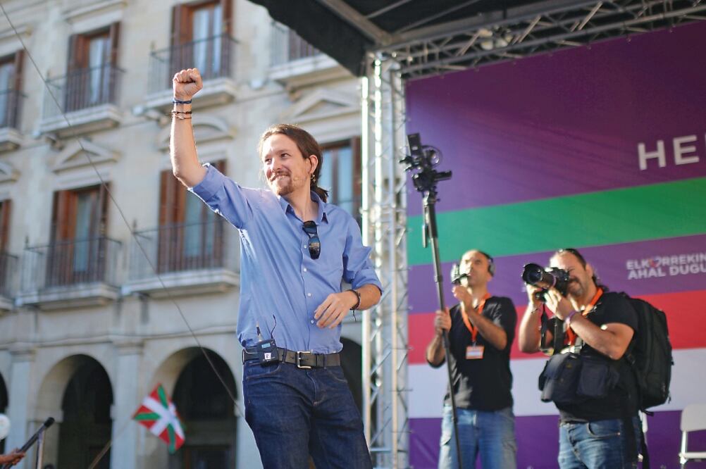 Pablo Iglesias, líder de Podemos, que encabeza la coalición Unidos Podemos, en un acto de campaña en Vitoria, el martes pasado (VINCENT WEST. REUTERS)