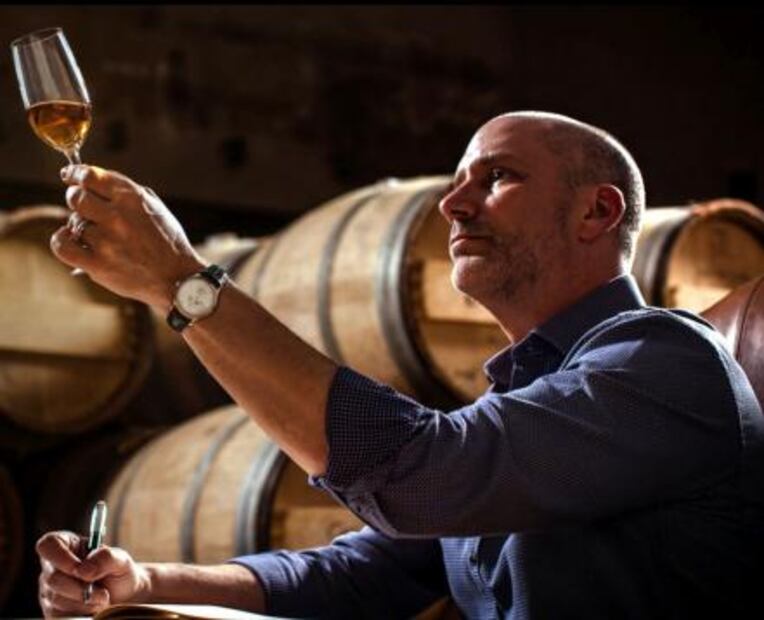 Este es el tequila favorito de Carlos Santana