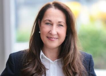 En Alemania apuñalan a una alcaldesa recién electa; está herida de gravedad