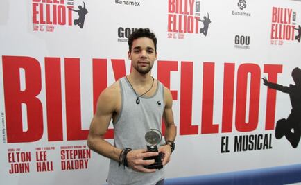 Presentan a protagonistas del musical "Billy Elliot"