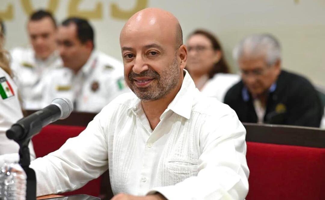 El fiscal del Estado de Campeche, Renato Sales Heredia, se despidió esta noche del personal de la Fiscalía General del Estado tras presentar su renuncia. Foto: X - @RenatoSalesmx