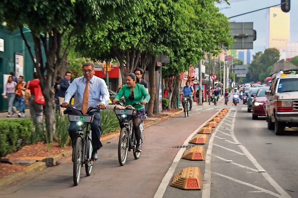 En algunas ubicaciones aún existen obstáculos para terminar las cicloestaciones de Ecobici, dijo Semovi. Foto: Especial