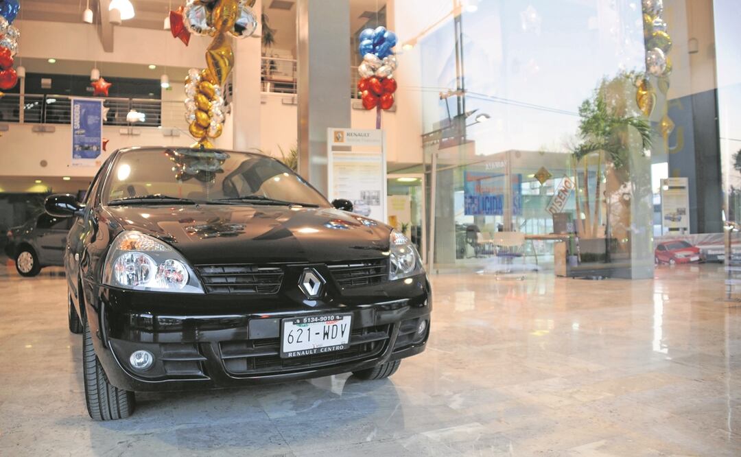 El año pasado se reportaron 721 mil 746 créditos otorgados para la compra de un auto; el financiamiento para seminuevos creció 14%. Foto: Archivo: El Universal 