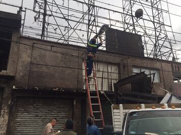 Avanza limpieza en lugar donde explotó pipa en Tlalne