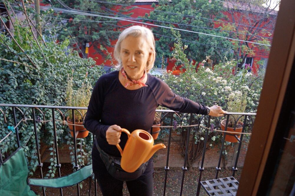 Bárbara cambio el calor de Florida por los caminos empedrados de San Miguel de Allende. El clima, la tranquilidad y los espacios naturales la convencieron de vivir en México (XÓCHITL ÁLVAREZ. EL UNIVERSAL)