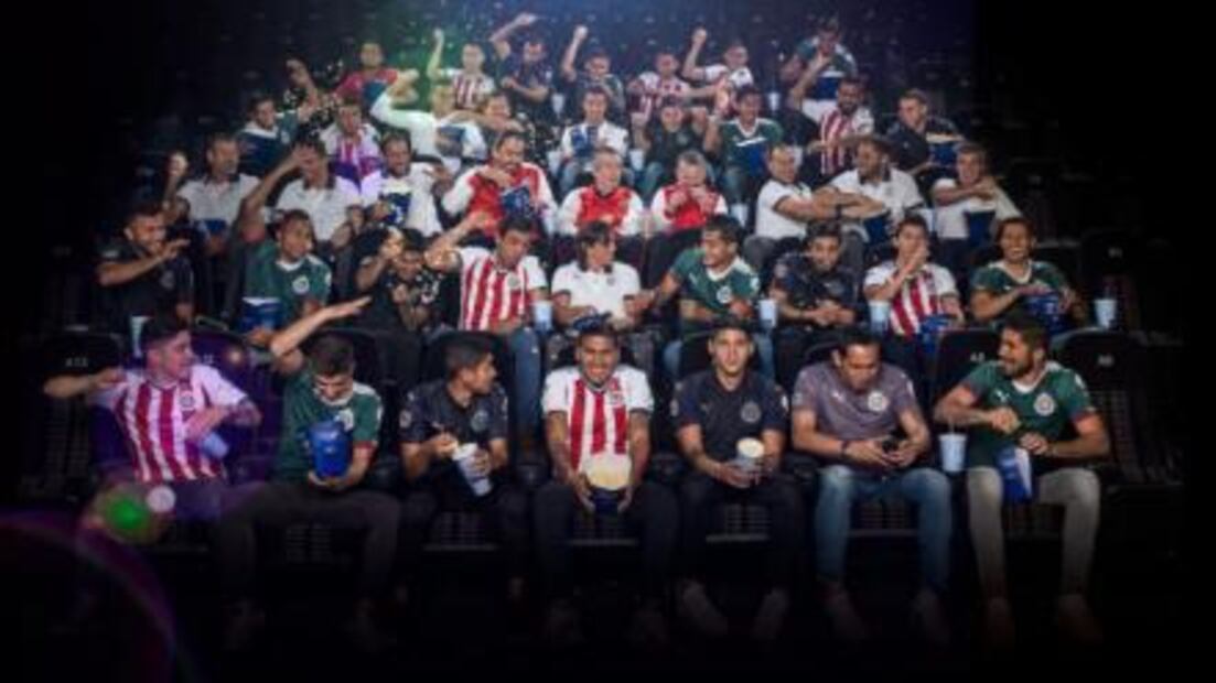 Chivas se toma foto oficial en el cine