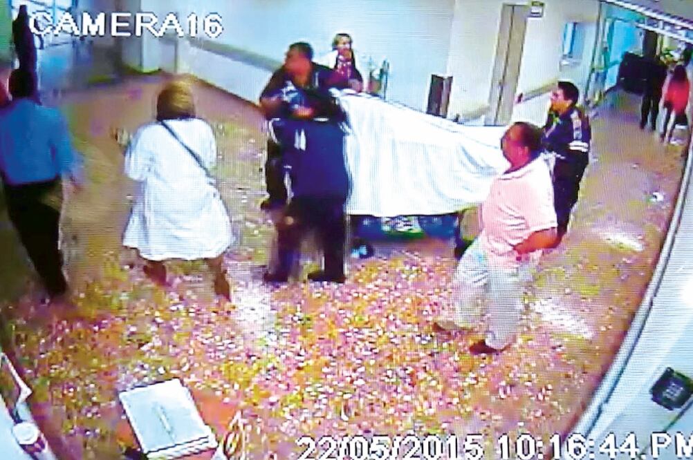 En el video que se hizo público el 4 de septiembre marca como hora de ingreso las 22:15:46 horas, por lo que pasaron casi 41 minutos antes de que se decretara la muerte médica del ex director del ISSSTE (ARCHIVO.)