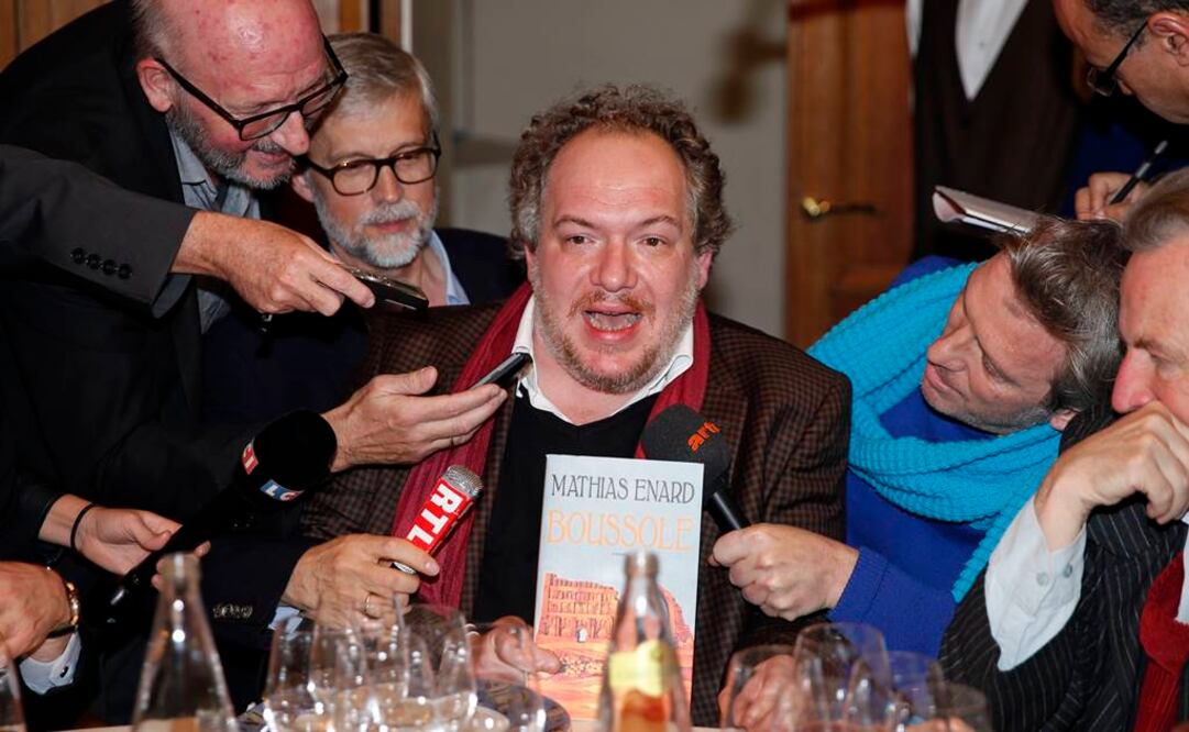 Mathias Enard nació en 1972 en Niort, Francia, y tras cursar estudios de árabe y persa y pasar largas estancias en Oriente Medio, se estableció en Barcelona en el año 2000. FOTO: Benoit Tessier/Reuters.