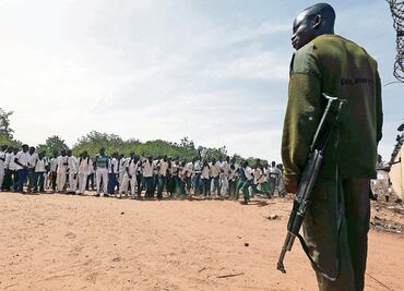 Confirma presidente de Nigeria rapto de 110 niñas