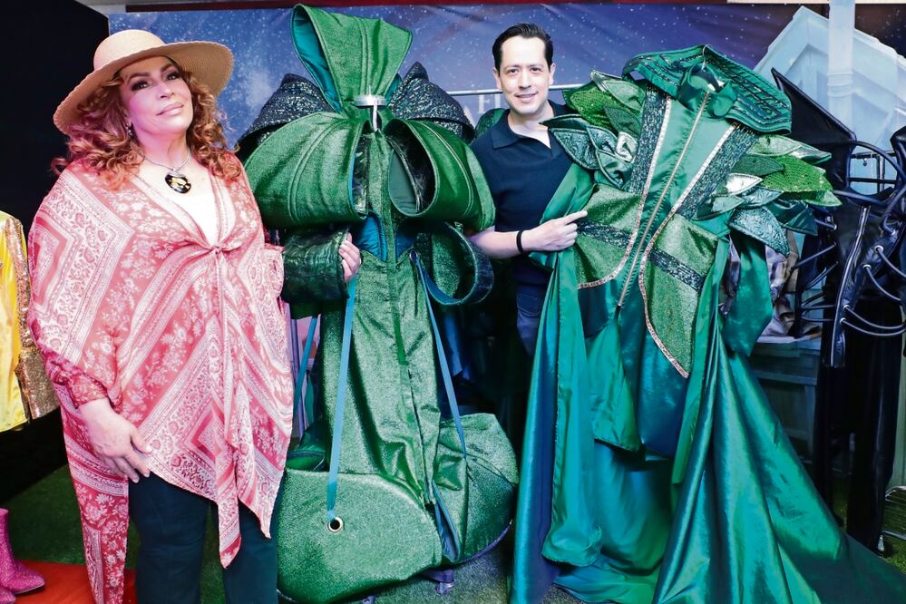 La actriz se transformará entre una selva de telas y brillos. Foto: Juan Boites / EL UNIVERSAL