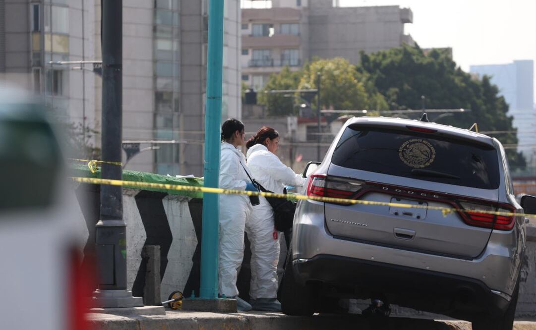 Oralia Pérez Garduño es asesinada a balazos por sujetos en motos en el cruce de Av Cuauhtémoc y Viaducto en la colonia Roma Sur. Foto: Iván Montaño/EL UNIVERSAL