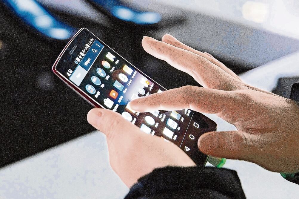 Competencia. Desde 2012, el mayor operador de mercado perdió participación en telefonía móvil y fija 4% a 6%. (Archivo. EL UNIVERSAL)