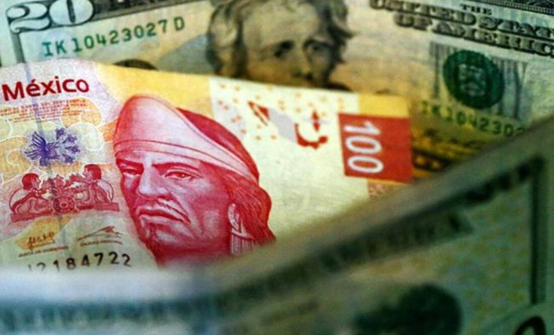 Mexico's peso slumps to record low as global markets sink