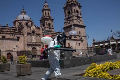Ciudades y pueblos de Michoacán realizan labores de sanitización contra coronavirus